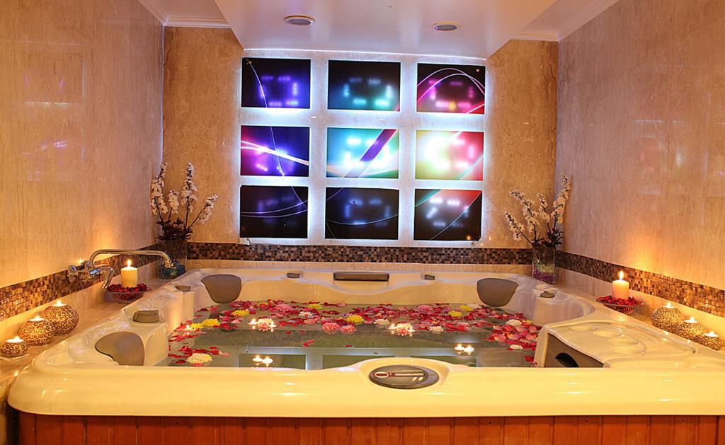 –  الفندق العائم شاتوه لافيت كورنيش المعادي : 